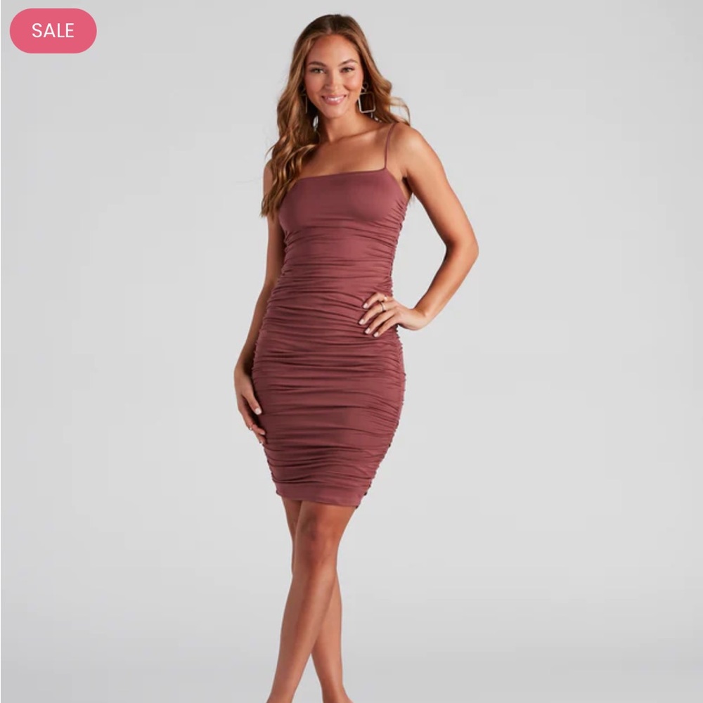 NWT Windsor Level Up Ruched Knit Midi Dress in Mauve